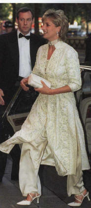 Princess Diana in the elegant salwar khameez